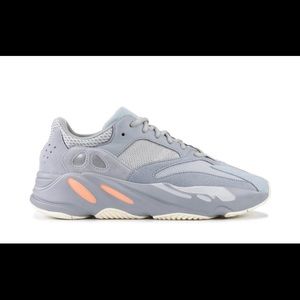 Authentic YEEZY 700 Inertia size 9.5 men’s